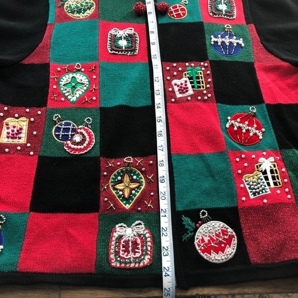 Victoria Jones Christmas Sweater Womens Medium Red Cardigan Patchwork Holiday - Picture 7 of 9